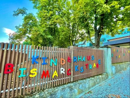 Foto: Michael Mikolajczak Der Zaun des Innenhofs