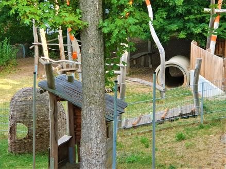 Foto: Kinderhaus am Johanniterpark Krippengarten/Ü3-Bereich des Kinderhaus am Johanniterpark