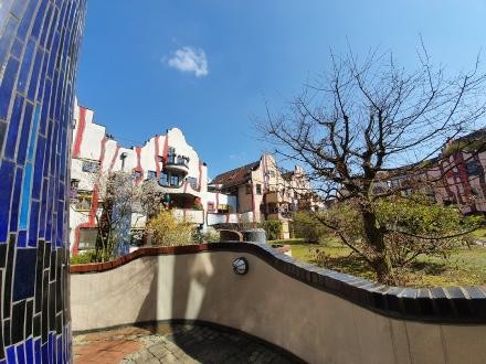 Innenhof des Hundertwassergebäudes 