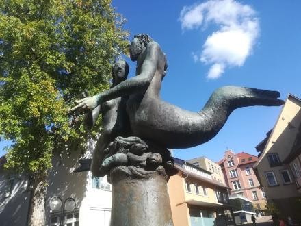 Figuren am Marktplatzbrunnen, "Neckar" und "Fils" 