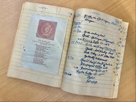 Foto: Michael Mikolajczak Tagebuch des Plochinger Volksliedkomponisten Otto Löffler von 1947.