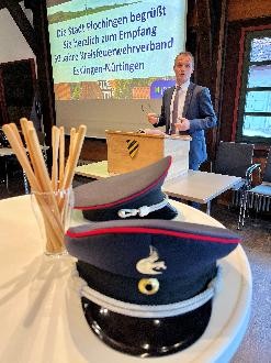 Bürgermeister Frank Buß im Alten Rathaus während seiner Begrüßung der geladenen Gäste